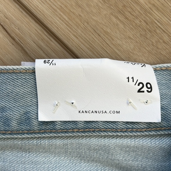 NWT Distressed Lightwash KanCan Jeans - Picture 3 of 3